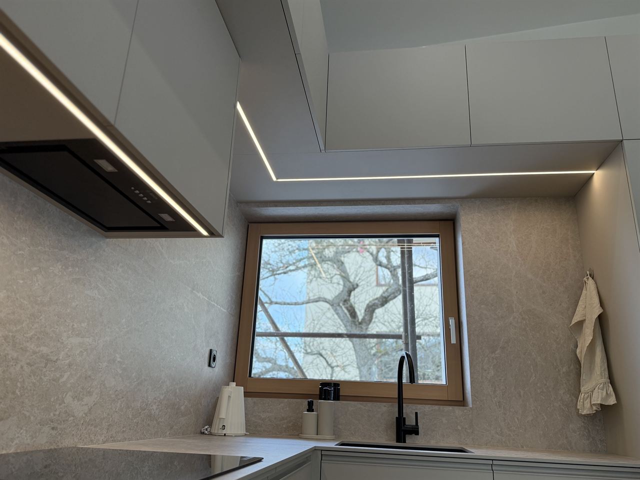 LED osvětlení pod horními skříňkami